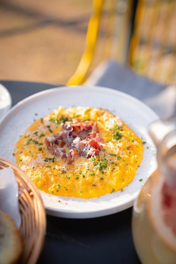 Street Food Possonium Apartments บราติสลาวา ภายนอก รูปภาพ
