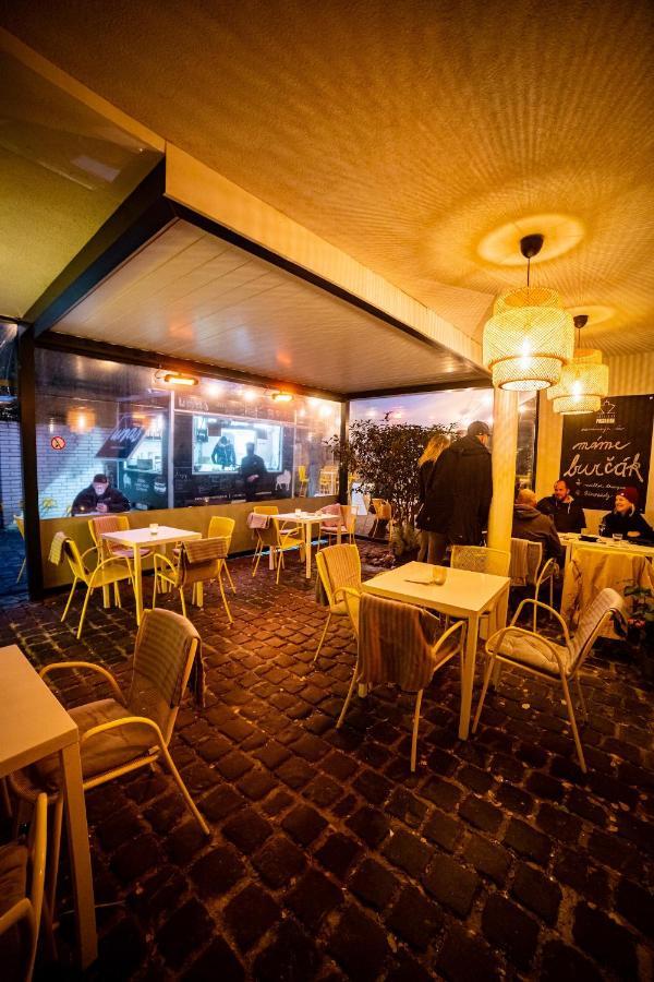 Street Food Possonium Apartments บราติสลาวา ภายนอก รูปภาพ